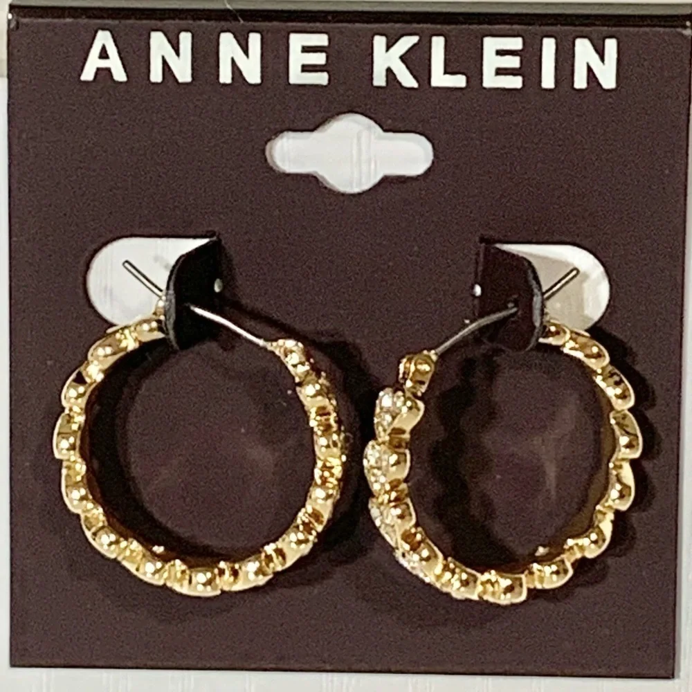 NWT Anne Klein earrings 💍💕💎🎉🎈